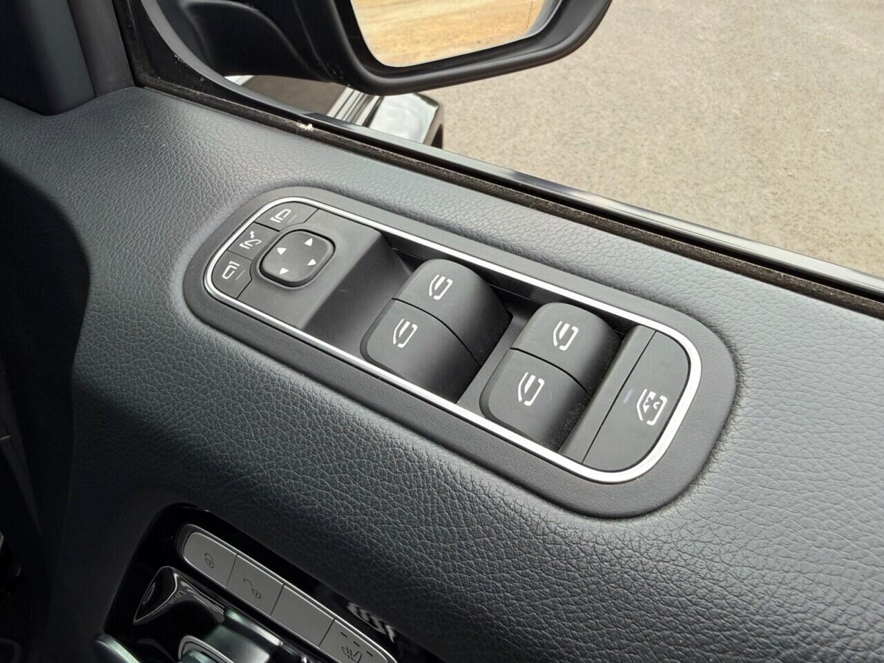 Mercedes-Benz G-Class view 16