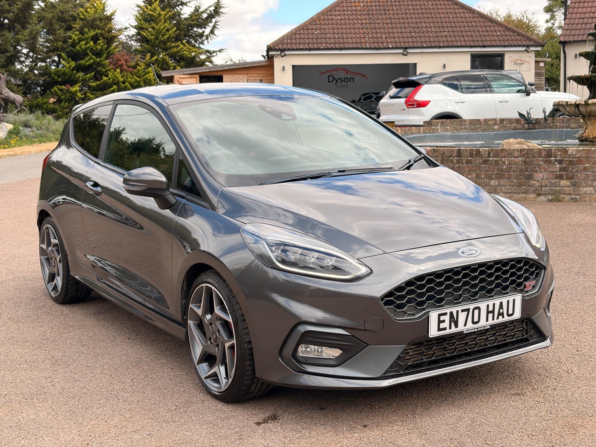 Ford Fiesta view 3