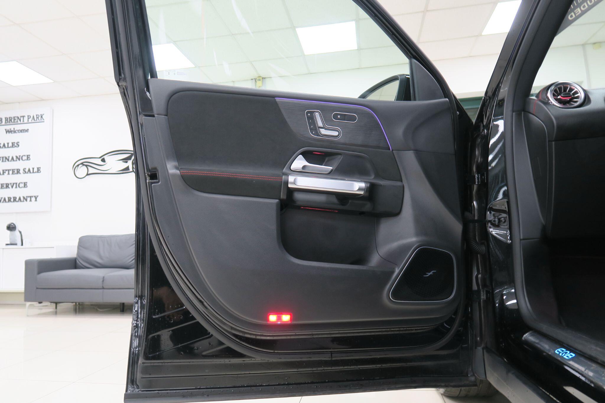 Mercedes-Benz EQB view 12