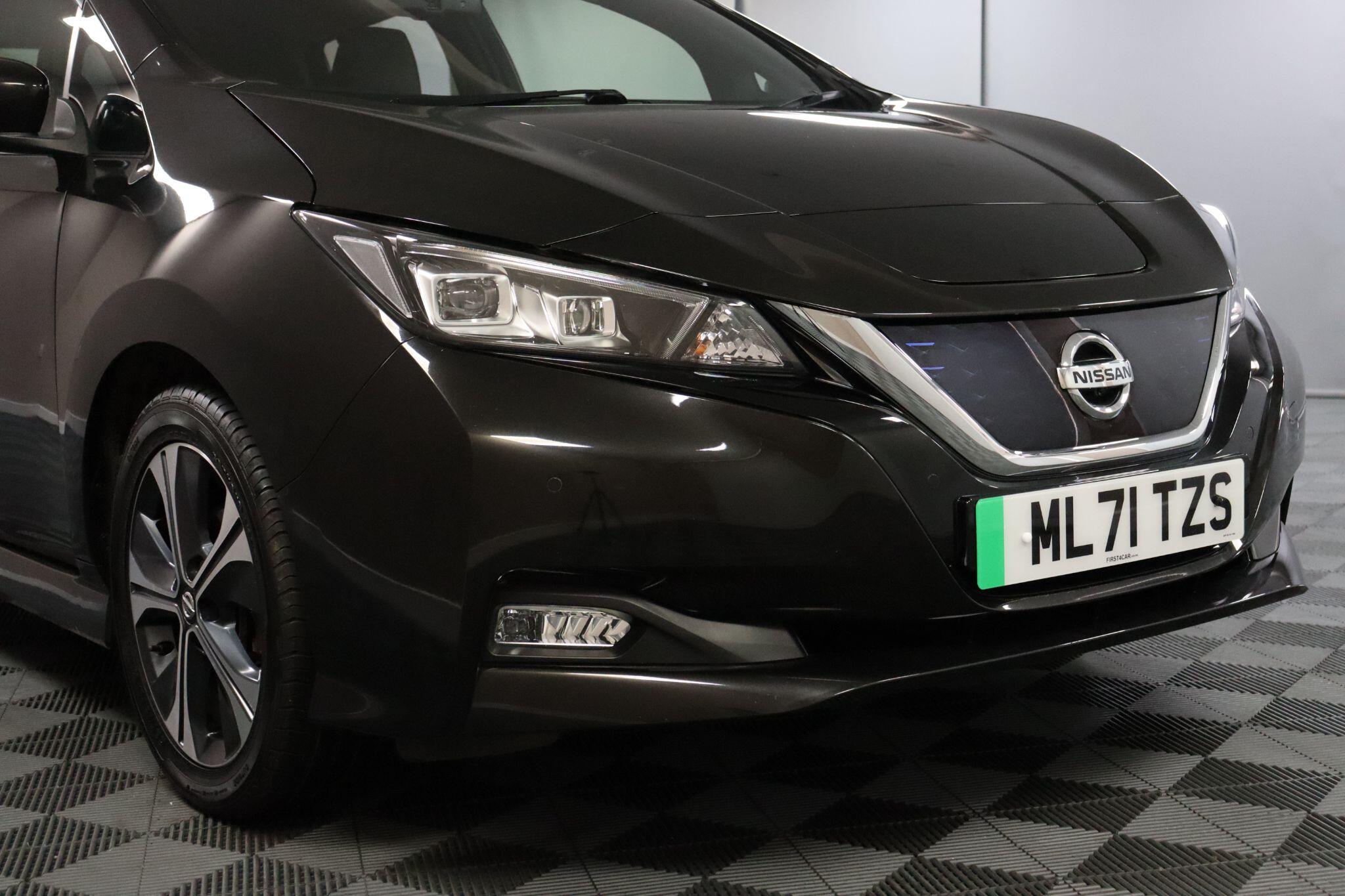 Nissan Leaf view 24