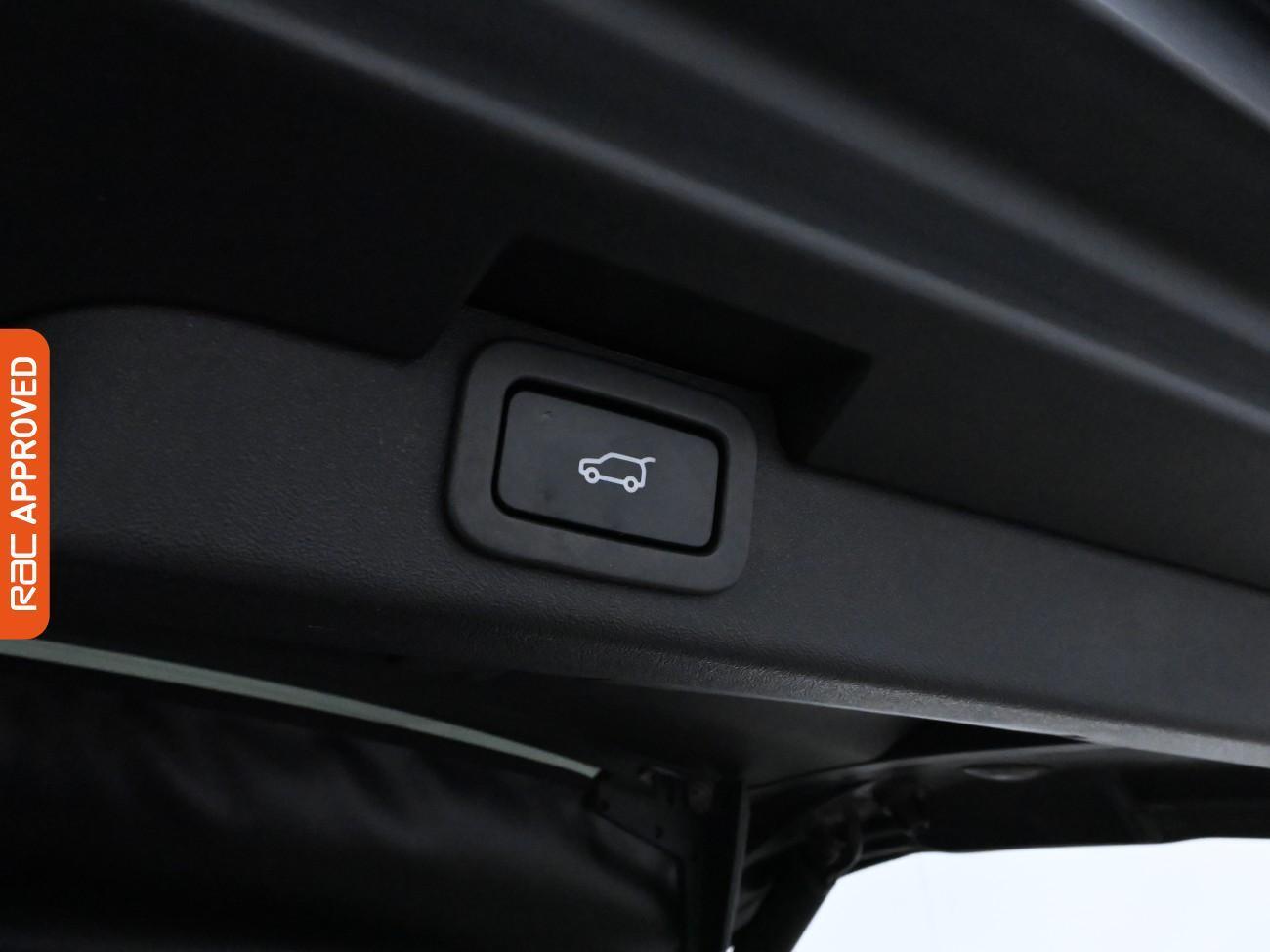 Land Rover Discovery view 28