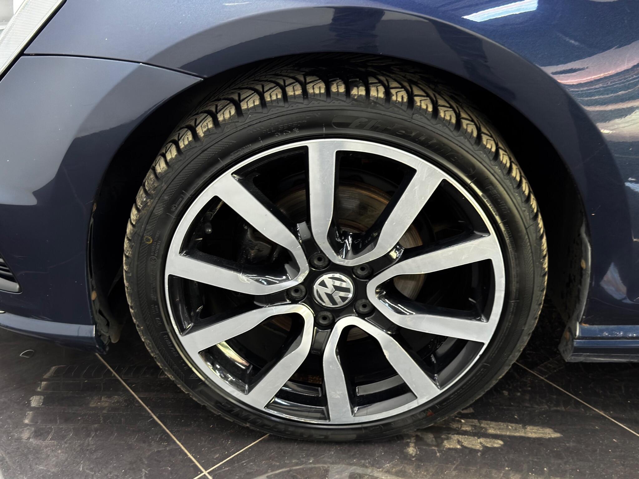 Volkswagen Golf view 67