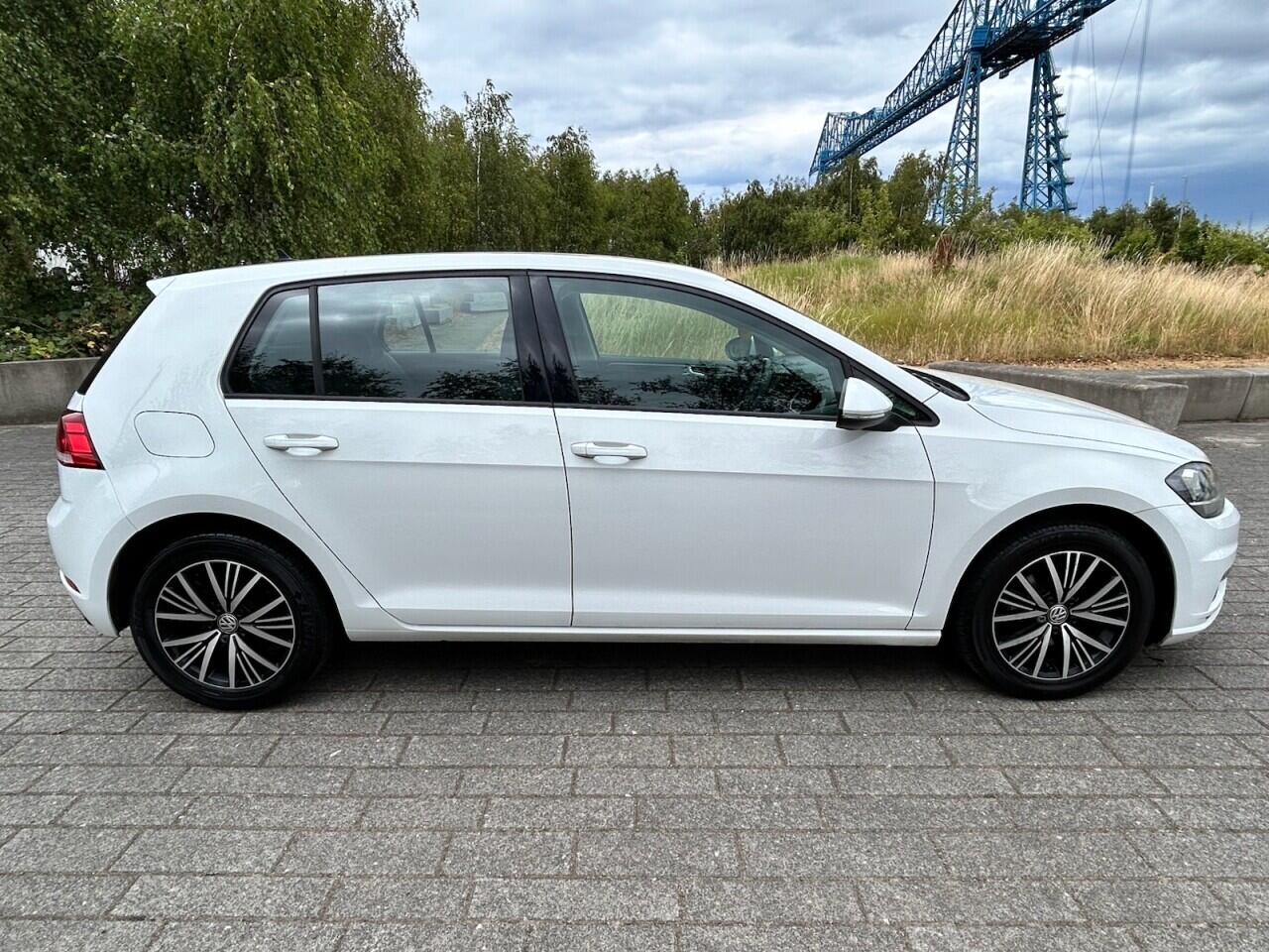 Volkswagen Golf view 2