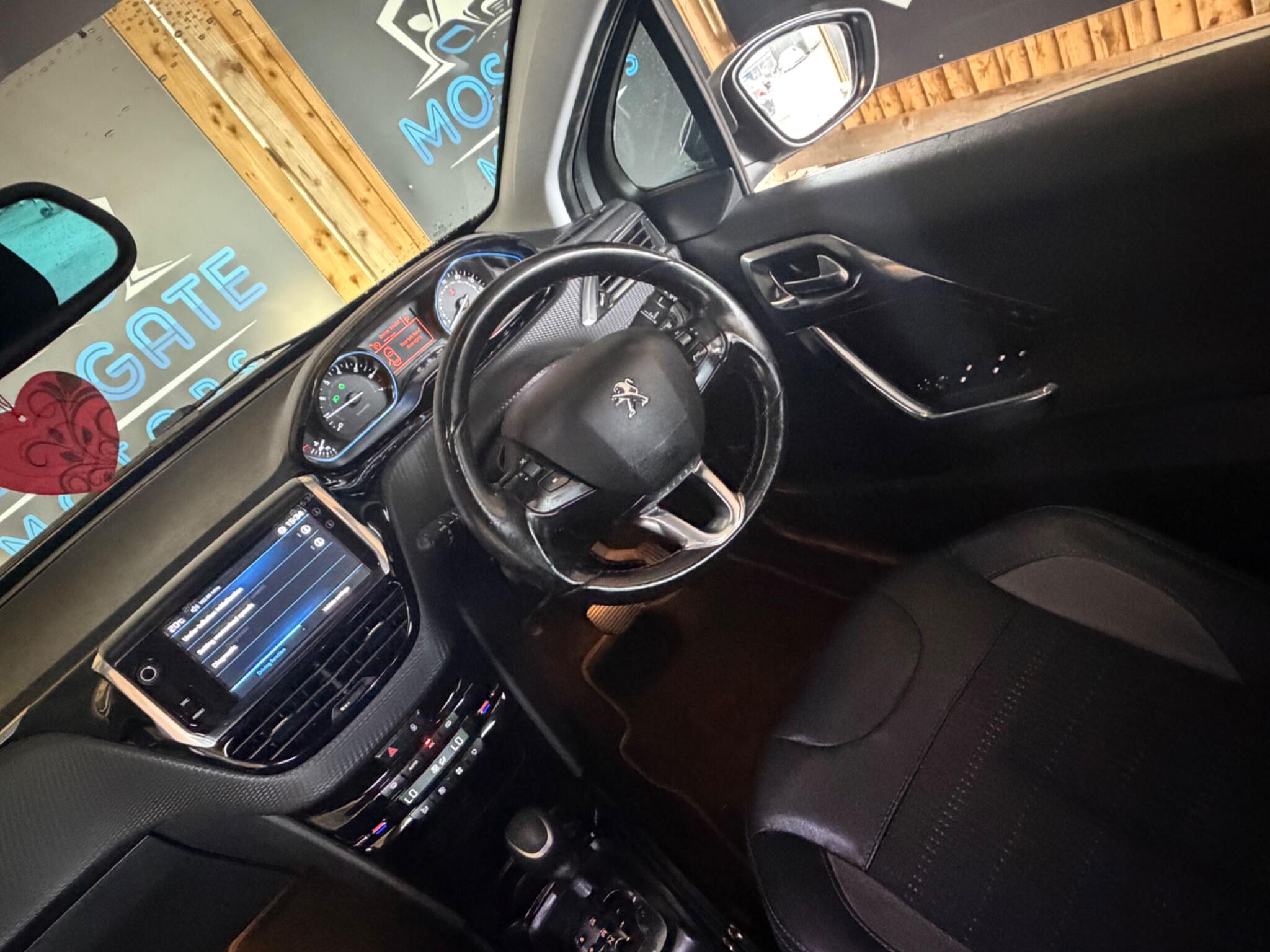Peugeot 2008 view 10