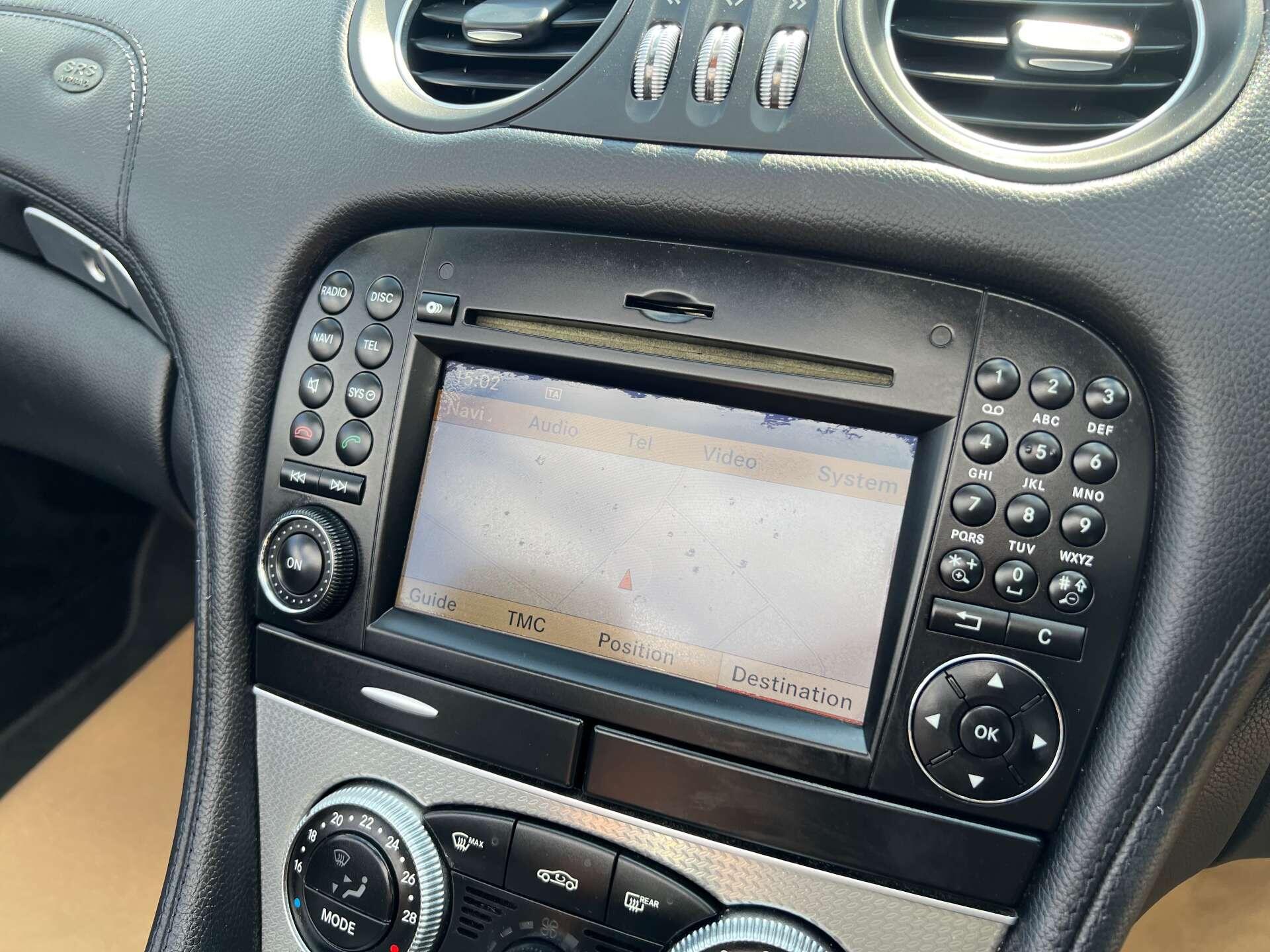 Mercedes-Benz SL view 27
