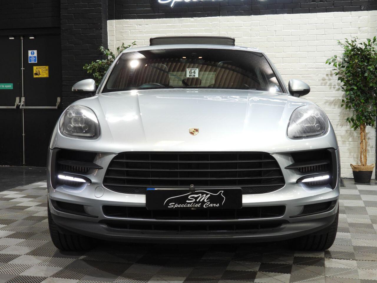Porsche Macan view 8