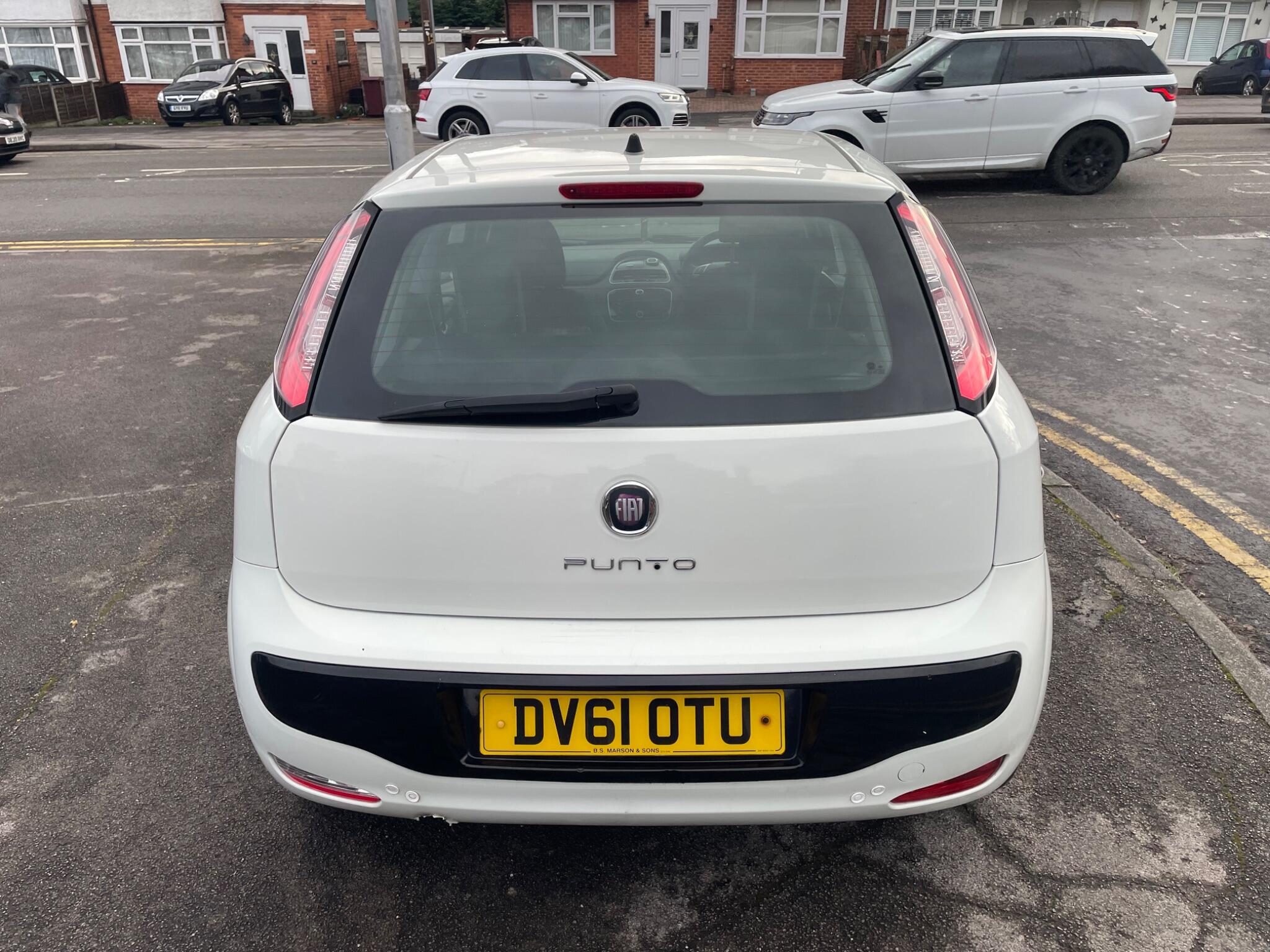 2011 Fiat Punto Evo image 12