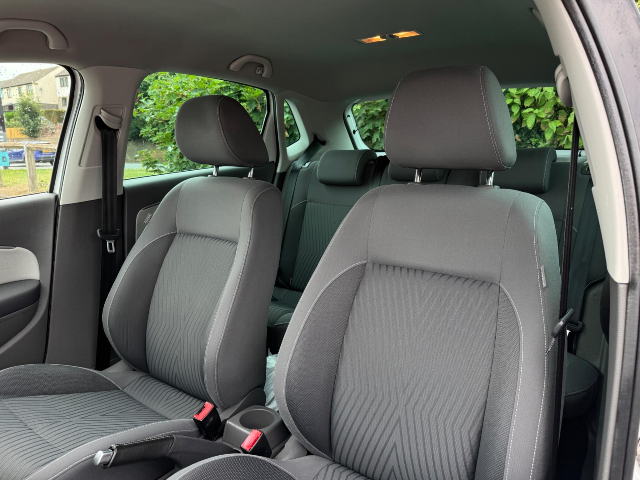 Volkswagen Polo view 18