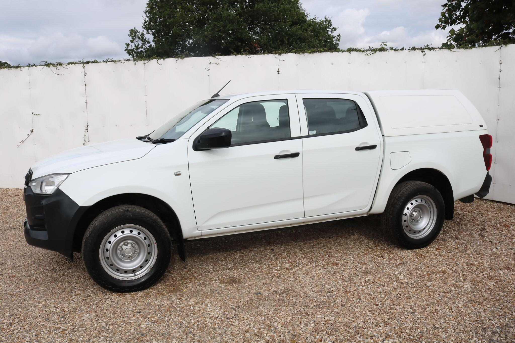 Isuzu D-Max view 2