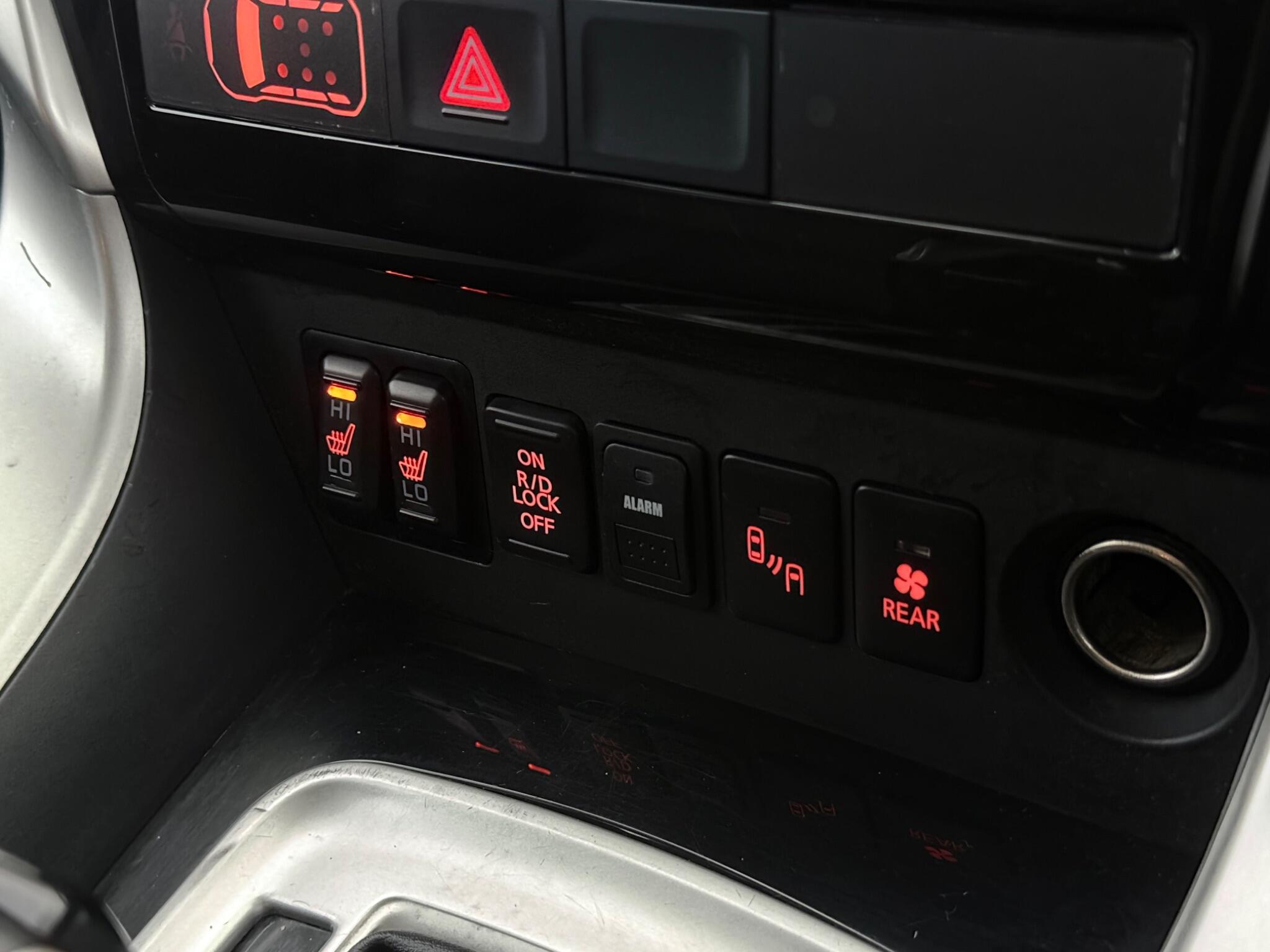 Mitsubishi Shogun Sport view 18