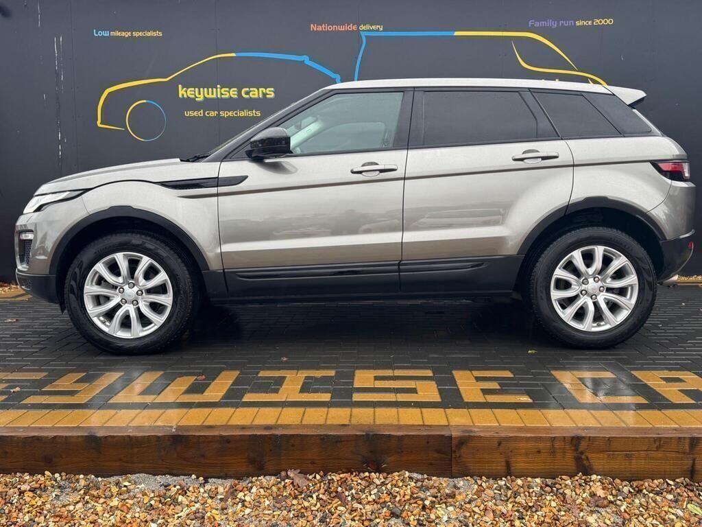 Land Rover Range Rover Evoque view 2