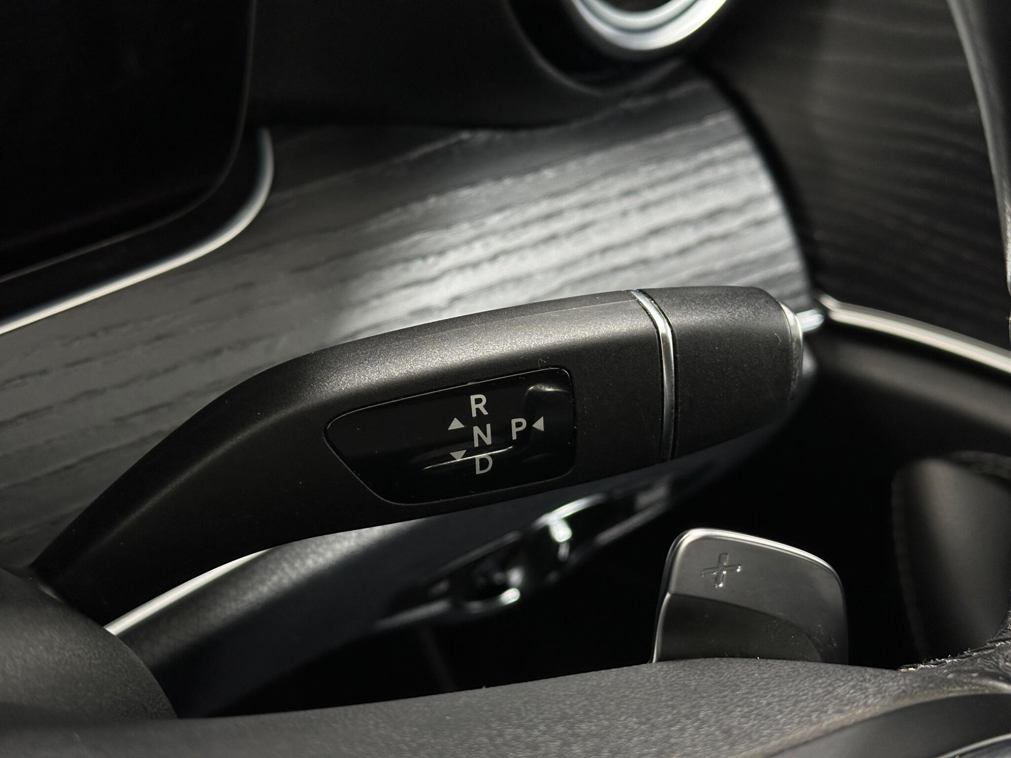 Mercedes-Benz E-Class view 17