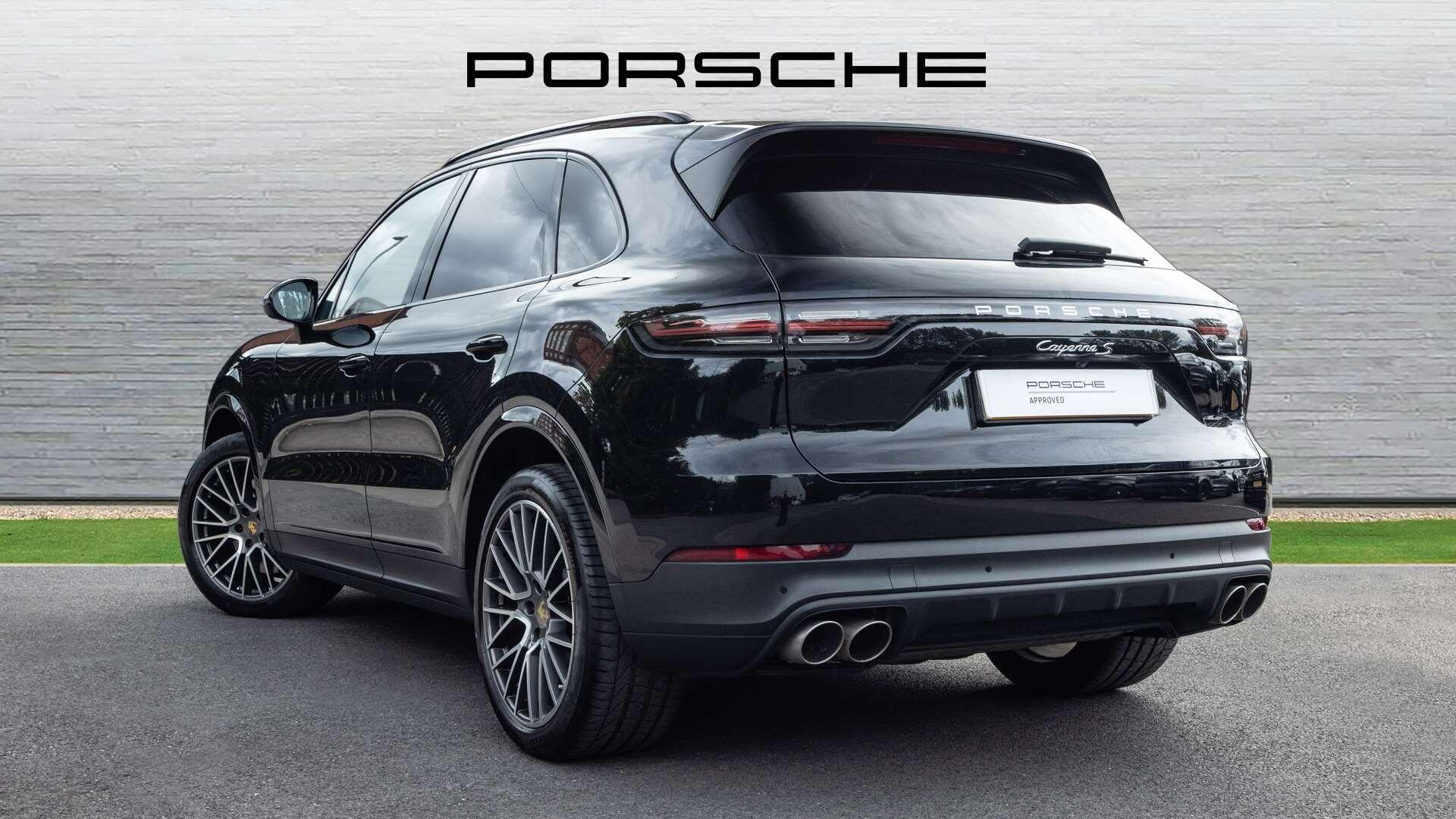 Porsche Cayenne view 4