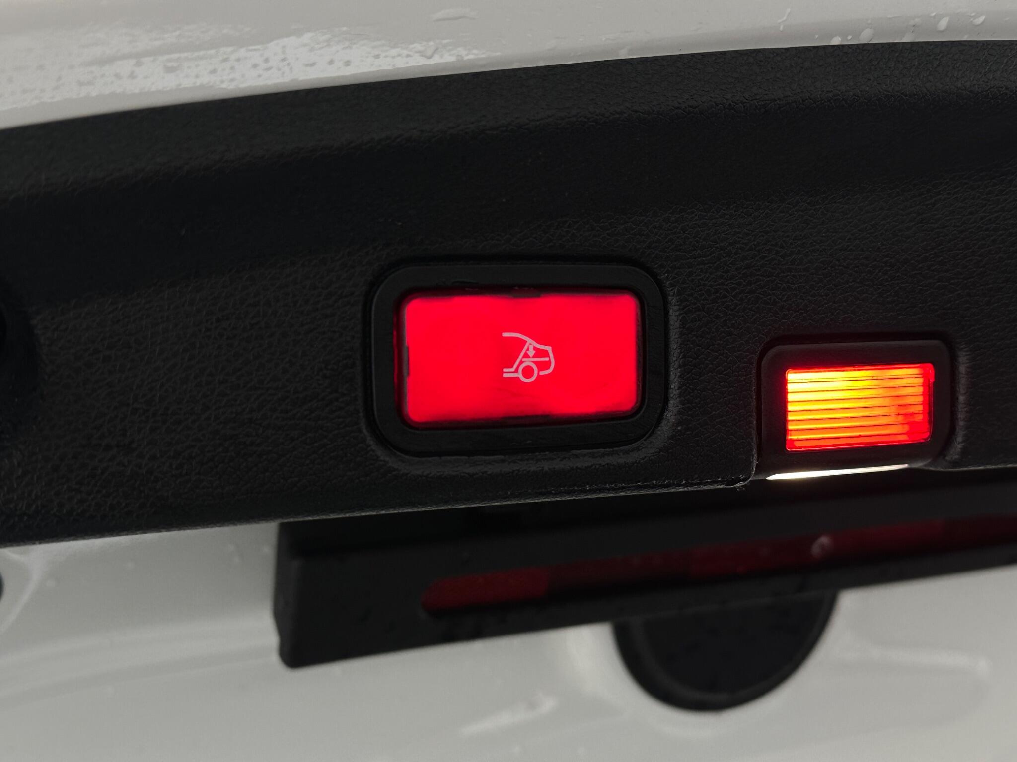 Mercedes-Benz E-Class view 47