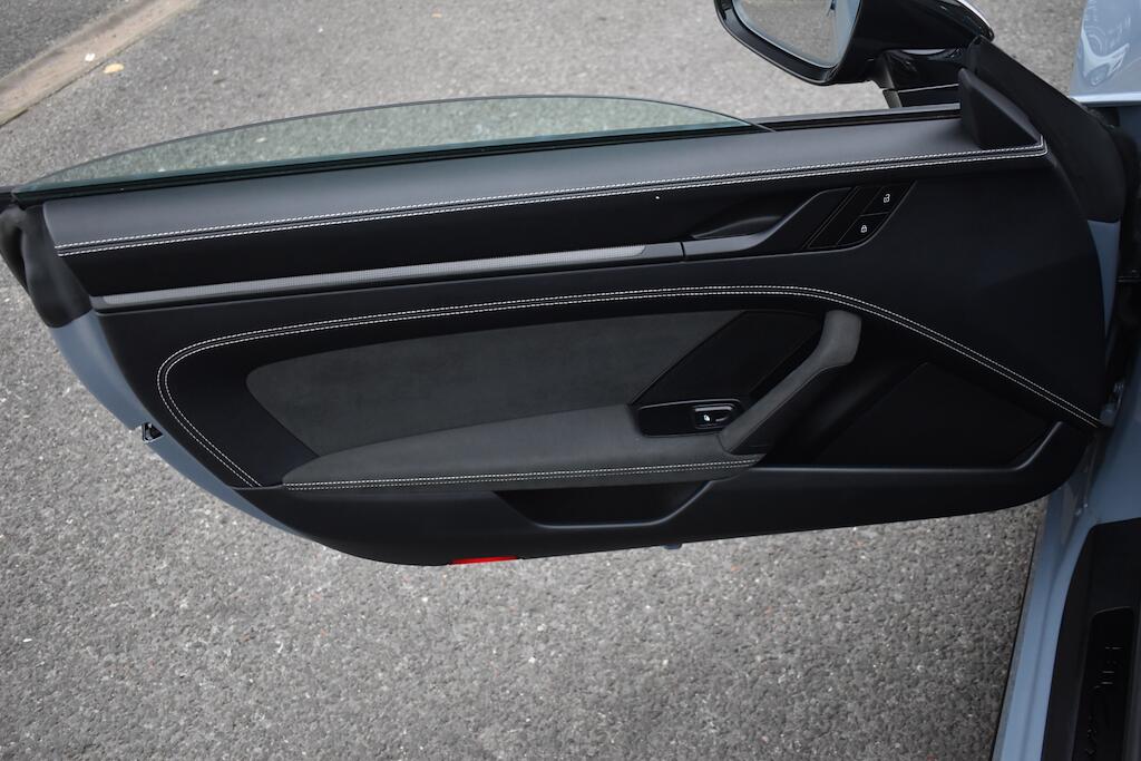 Porsche 911 view 61