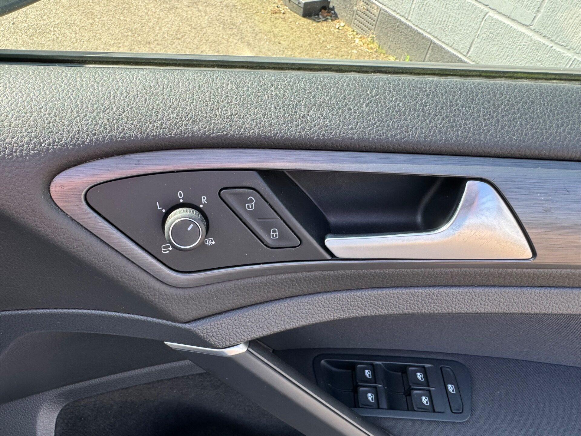 Volkswagen Golf view 52