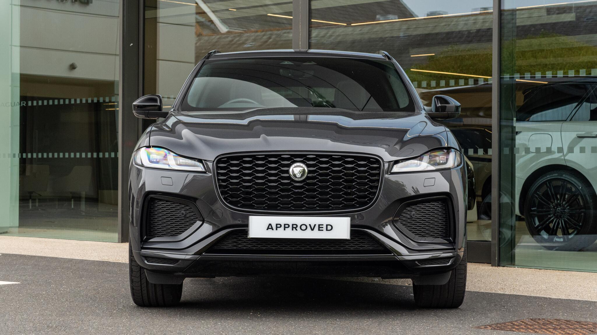 Jaguar F-Pace view 7