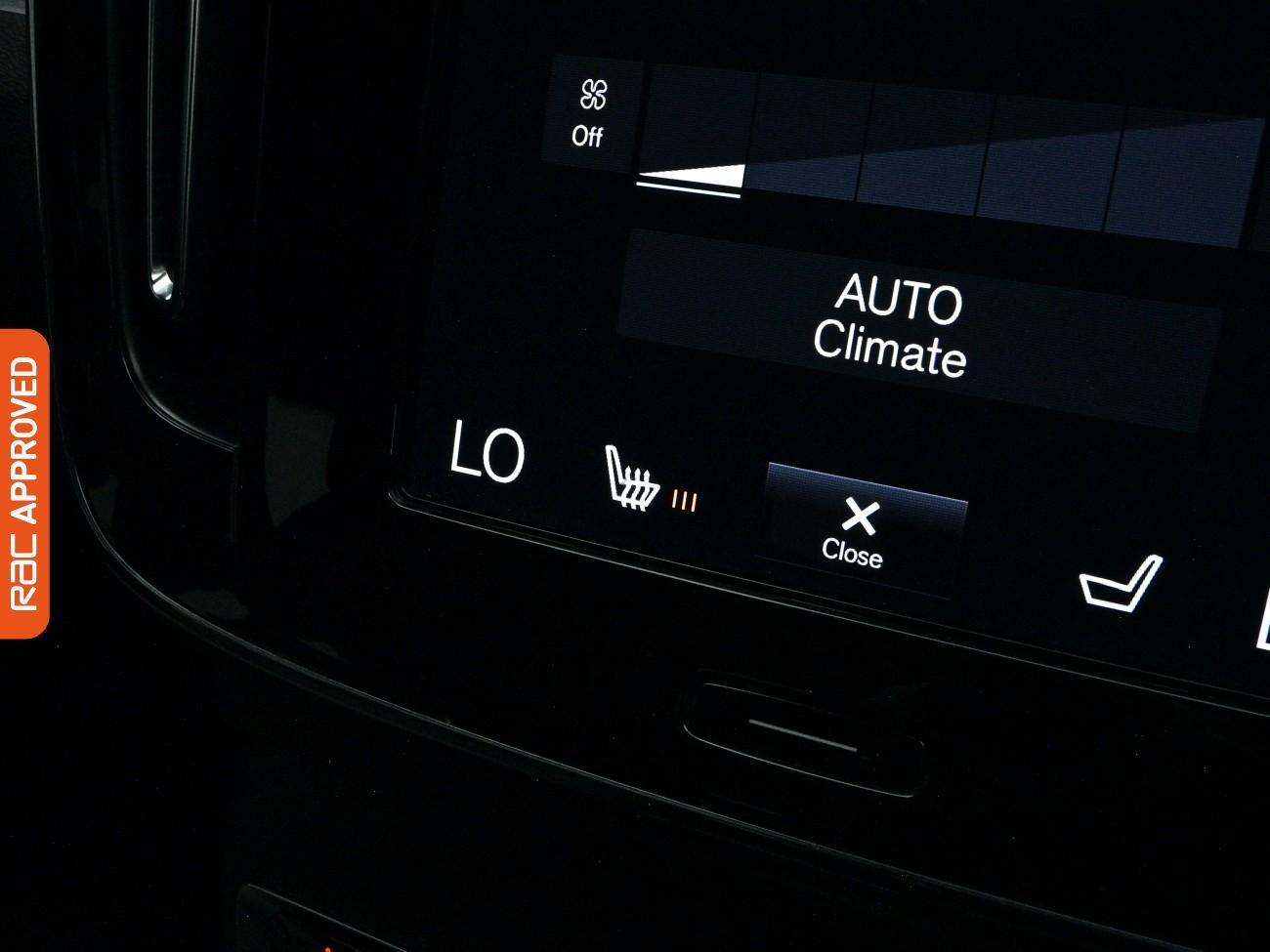Volvo XC40 view 15