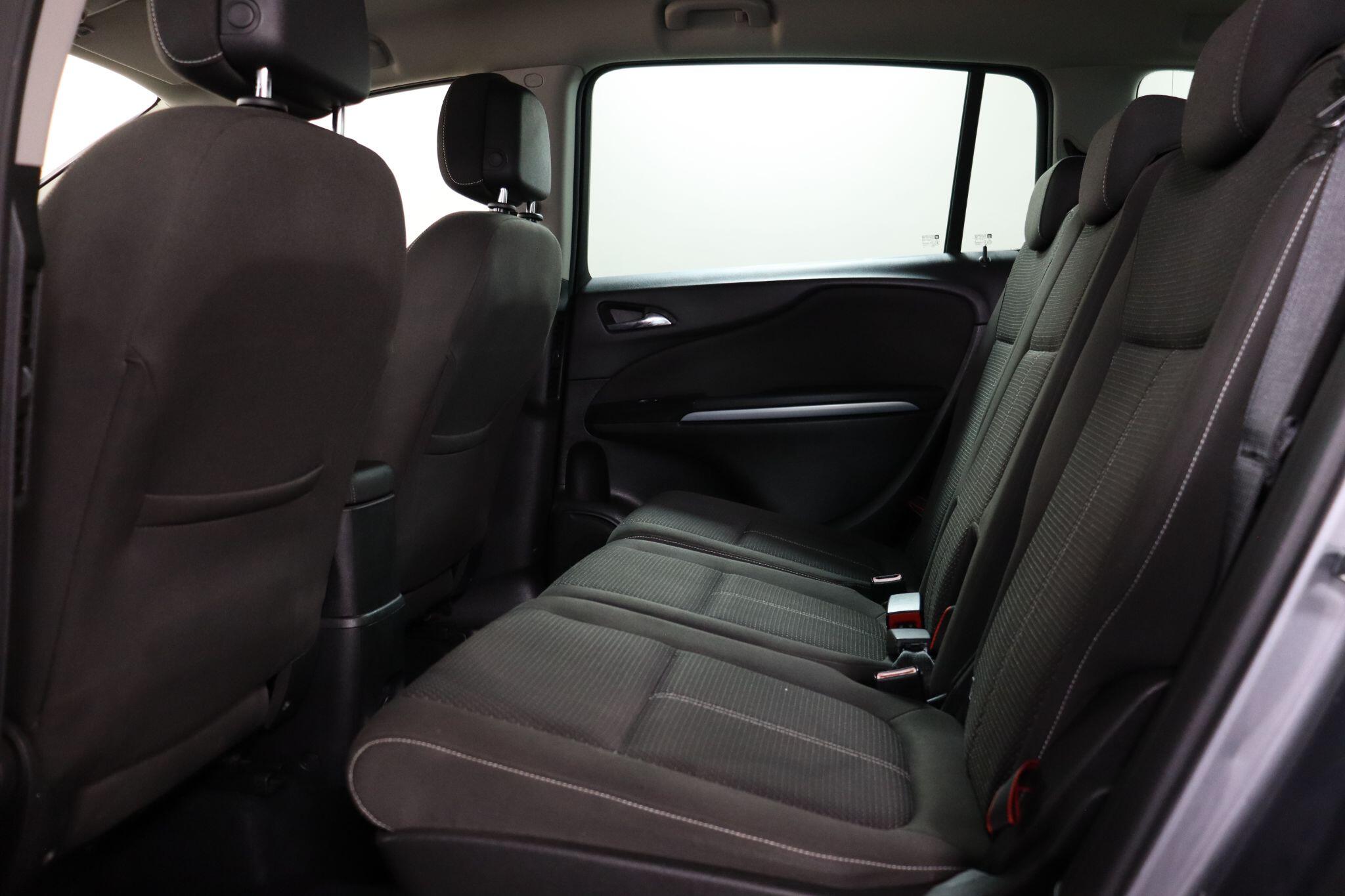 Vauxhall Zafira Tourer view 40
