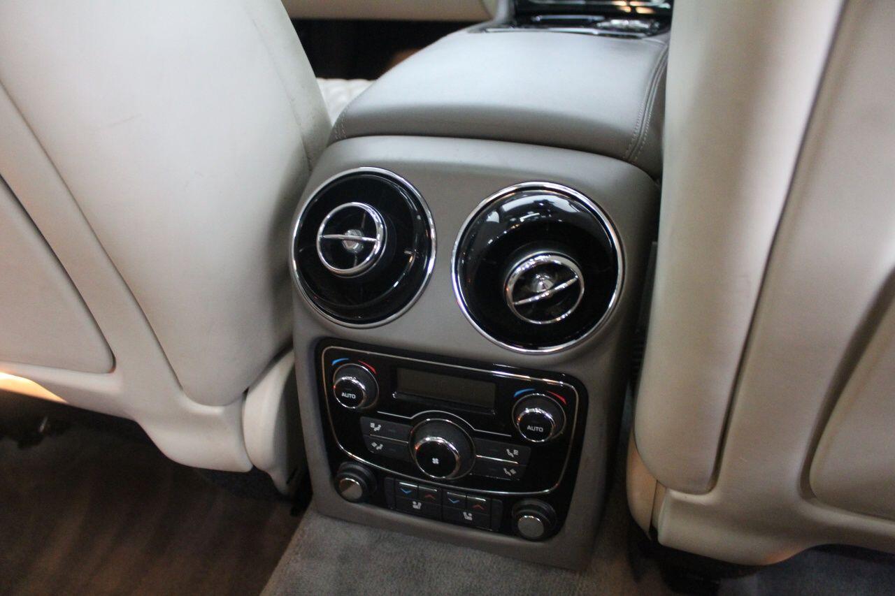 Jaguar XJ view 63