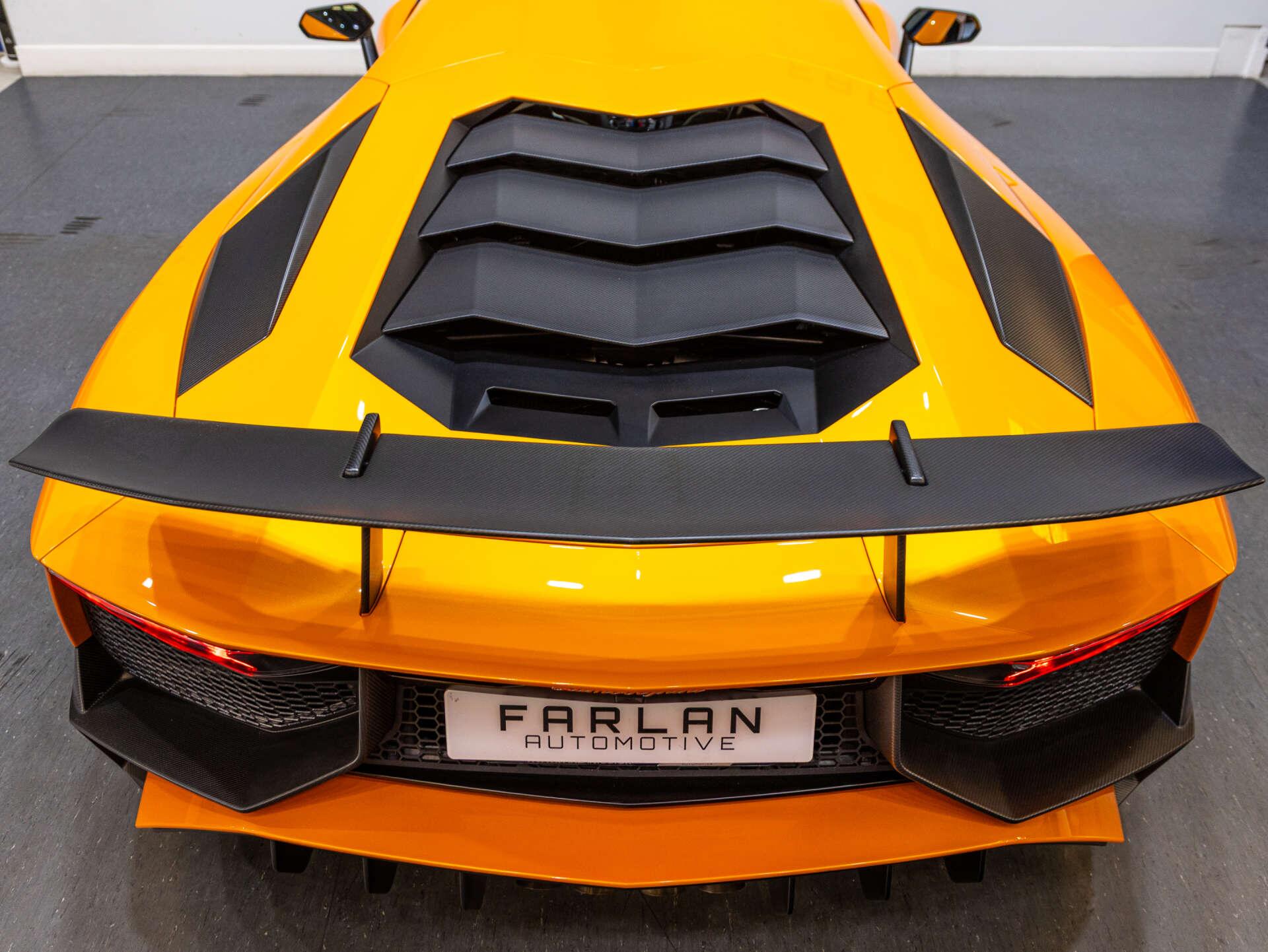 Lamborghini Aventador view 73
