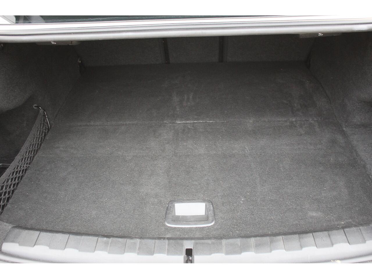 BMW 3 Series view 37