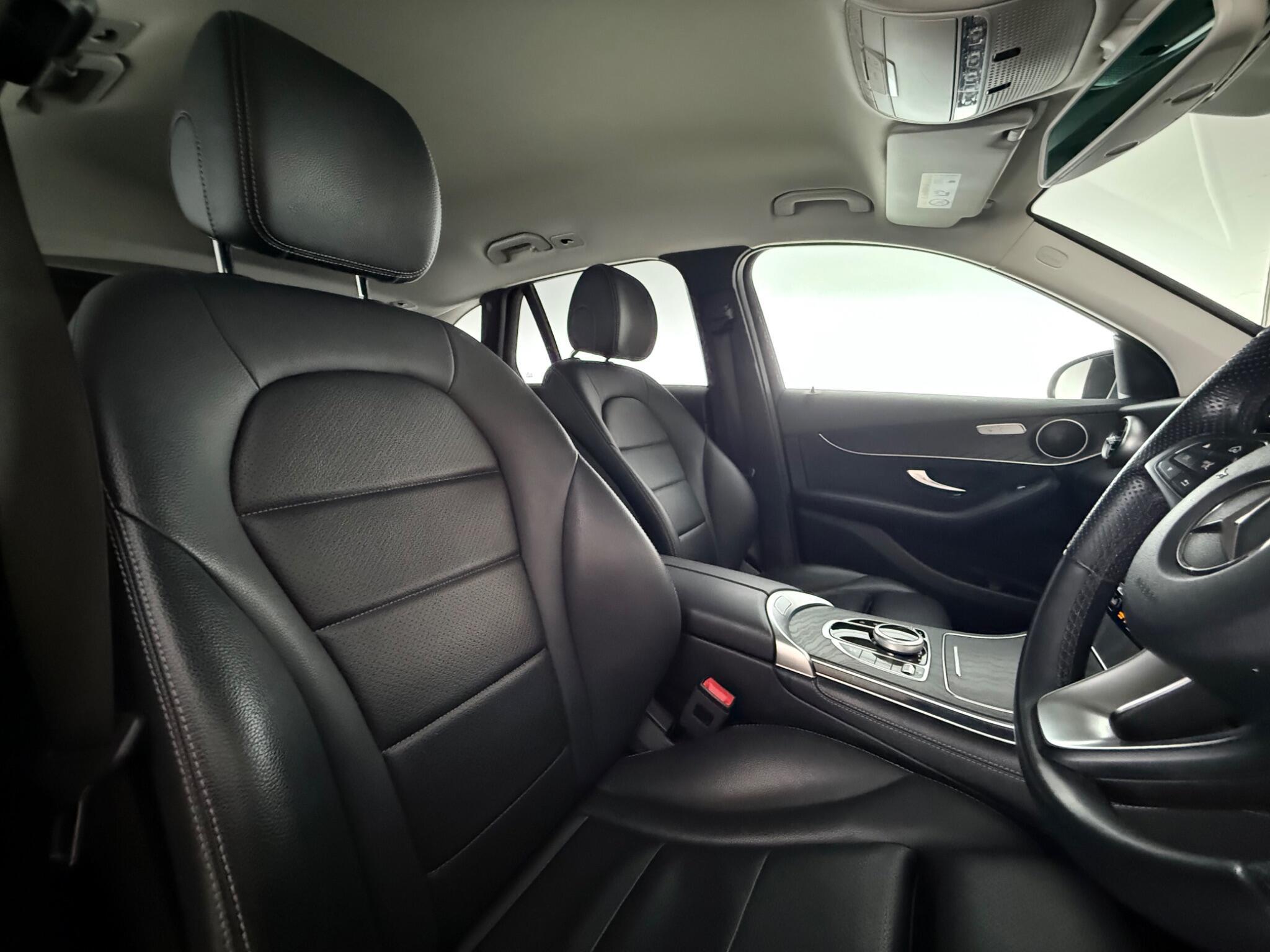 Mercedes-Benz GLC view 27