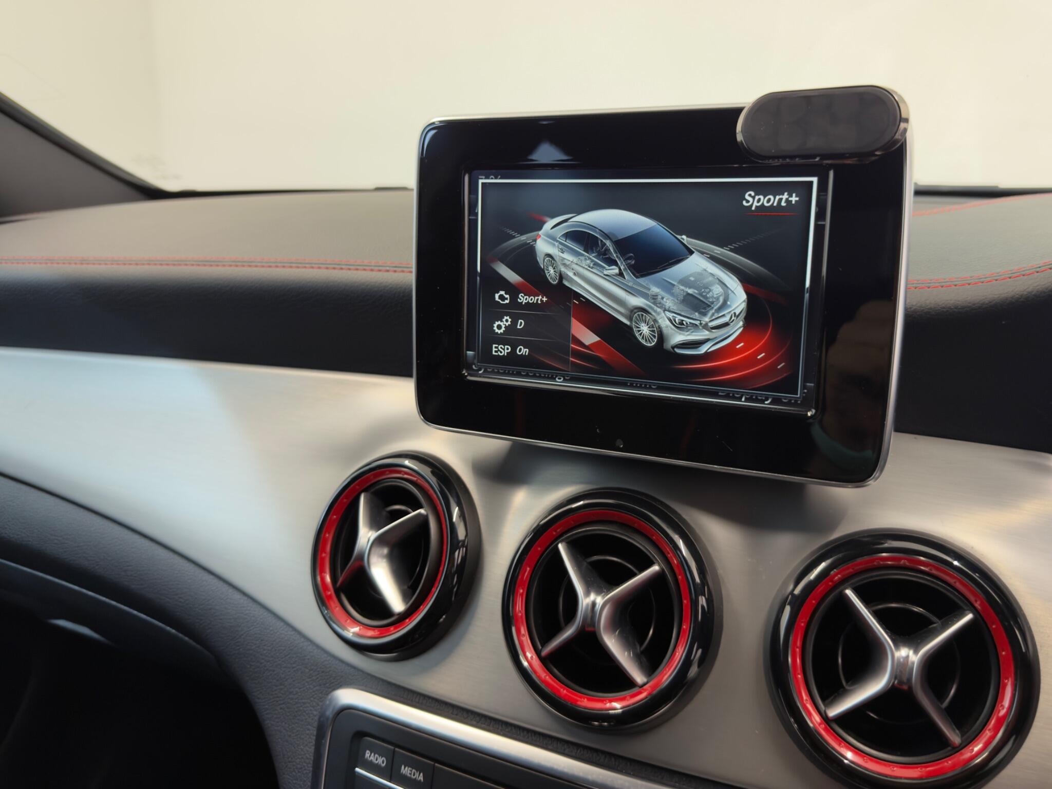 Mercedes-Benz Cla view 29