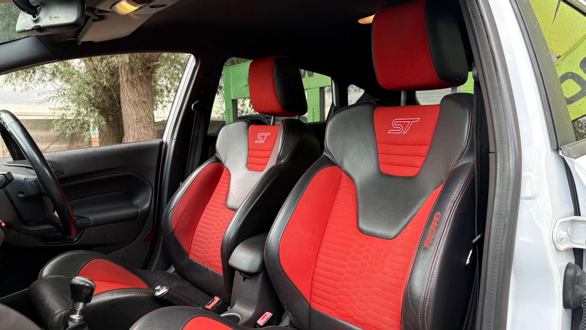 Ford Fiesta view 13