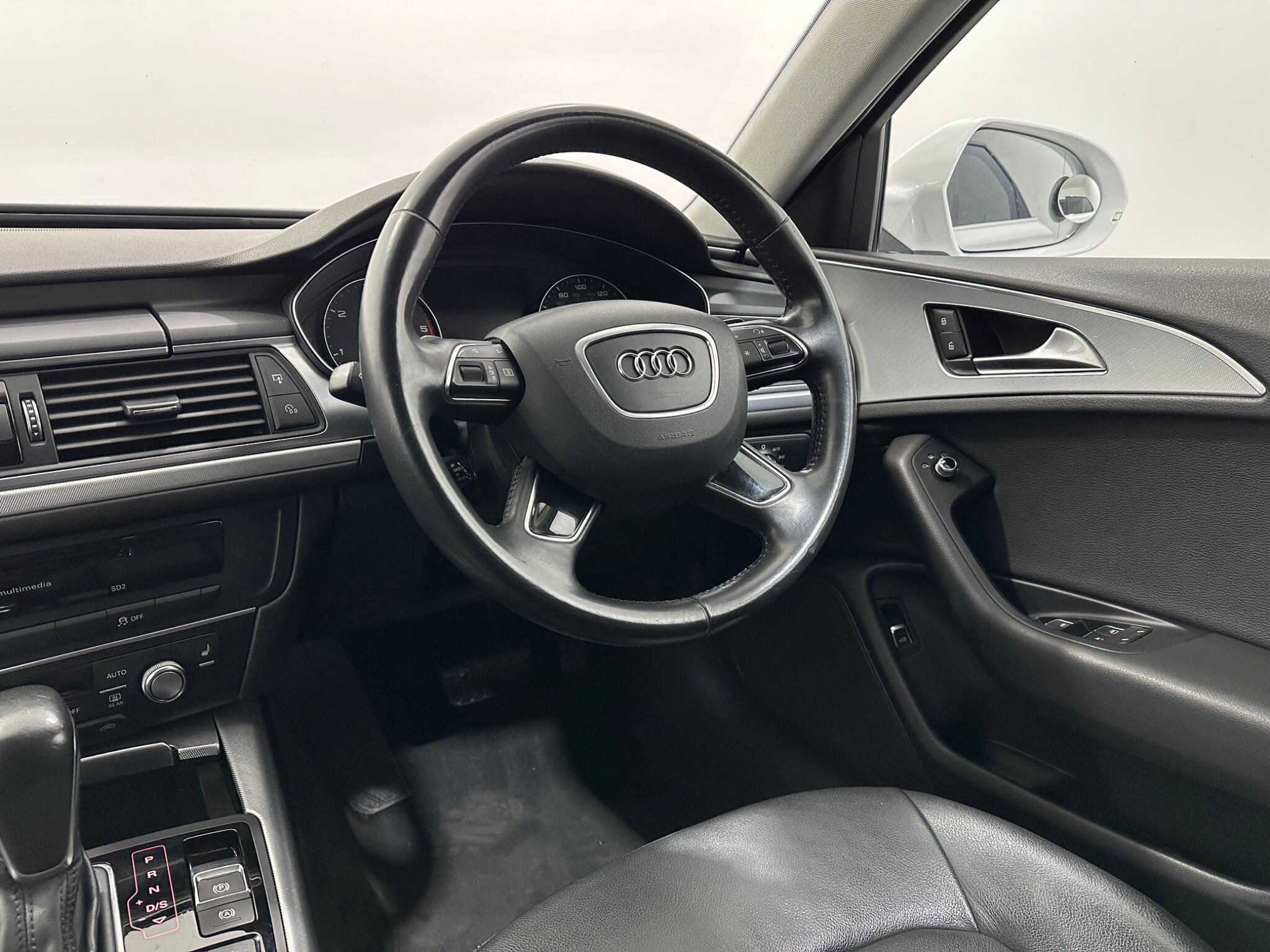 Audi A6 view 12