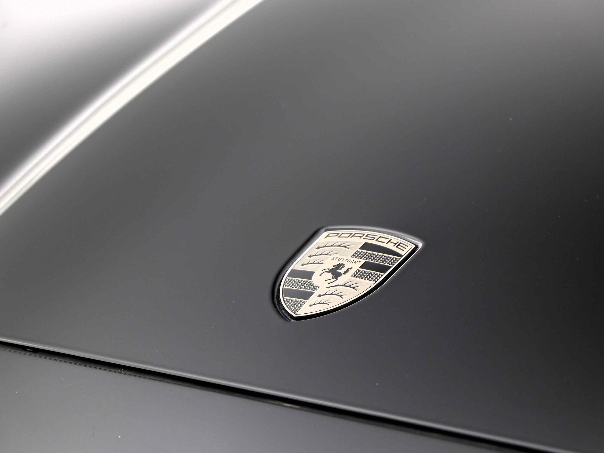 Porsche Cayenne view 13