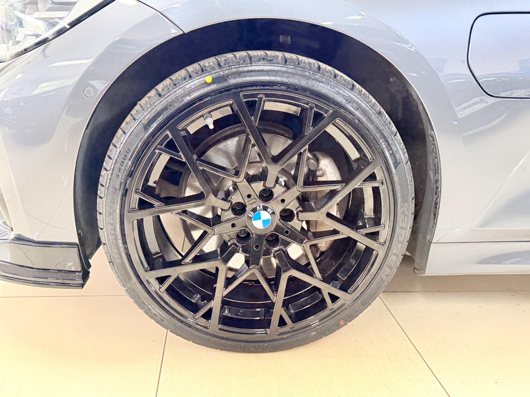 BMW 3 Series view 34