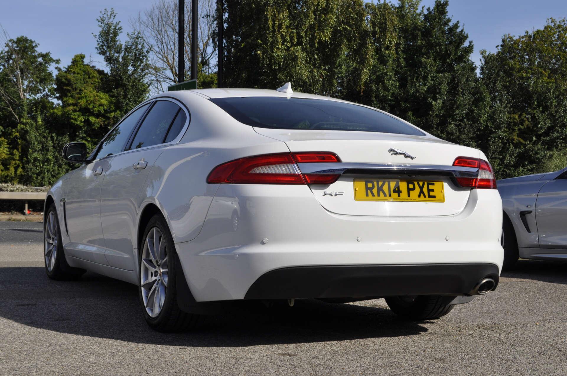 Jaguar XF view 28