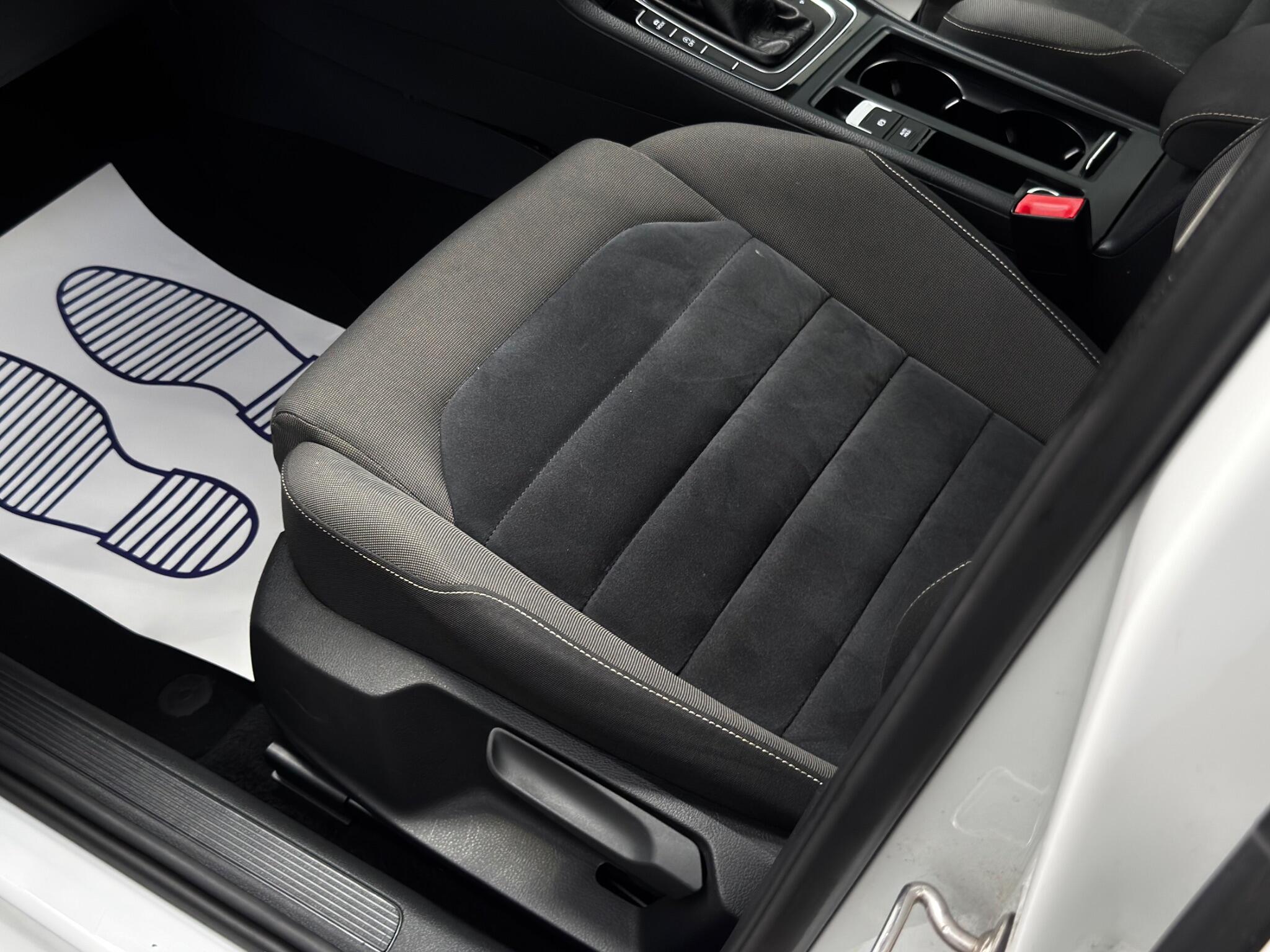 Volkswagen Golf view 65