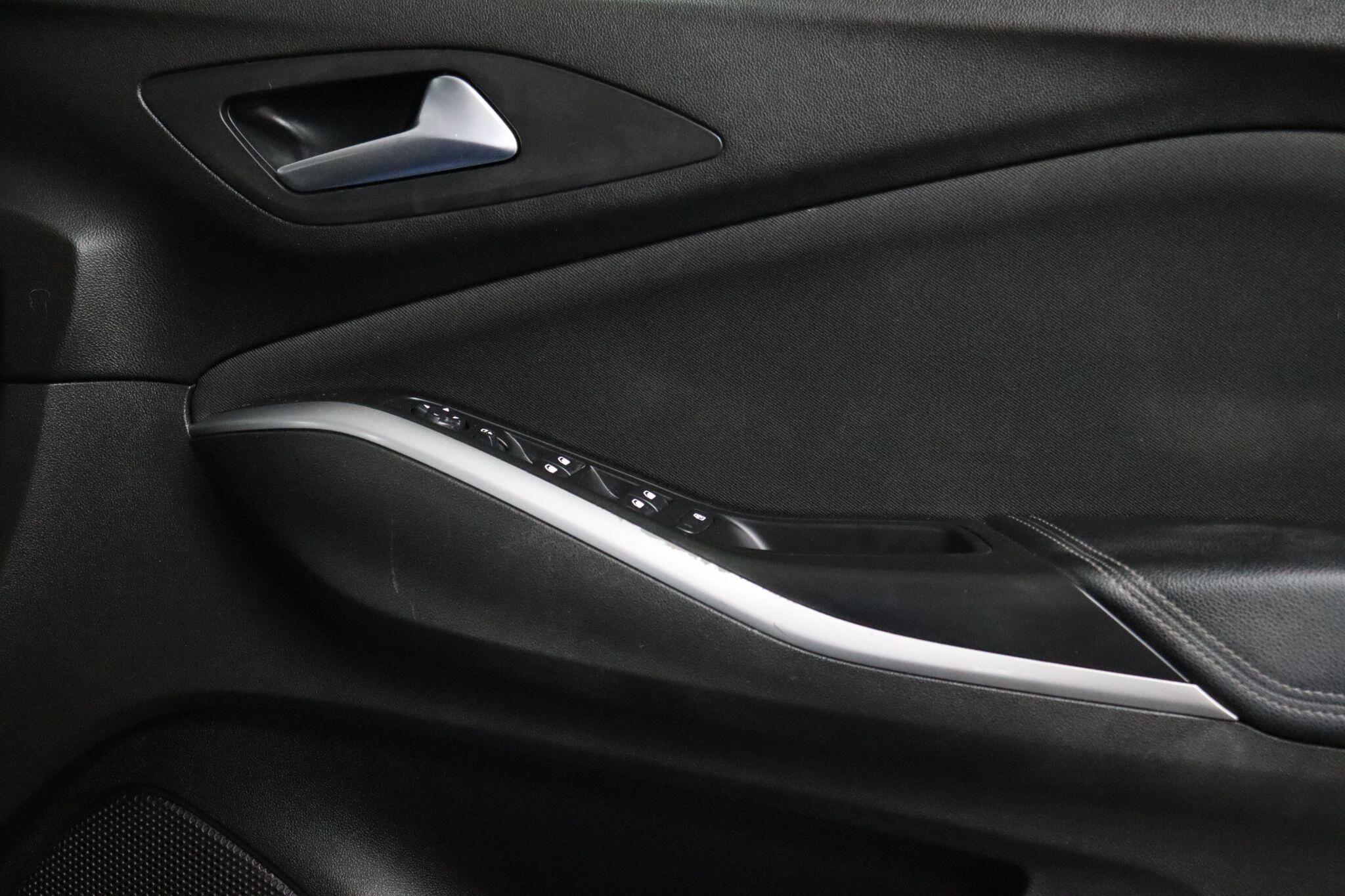Vauxhall Grandland X view 36