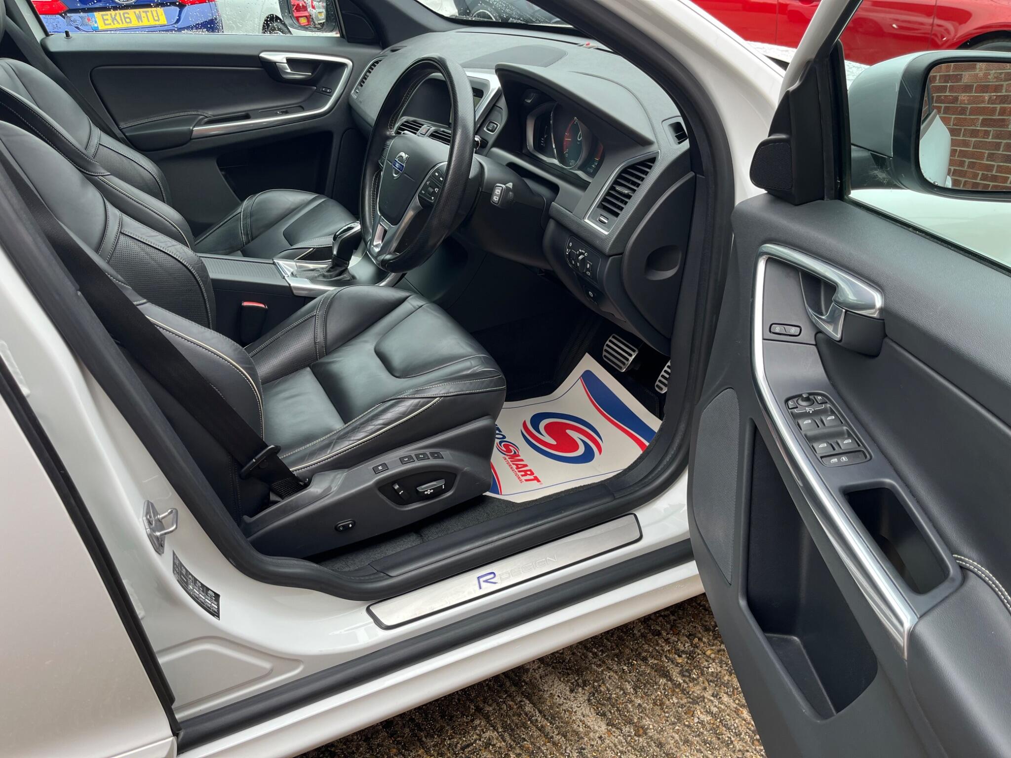 Volvo XC60 view 30