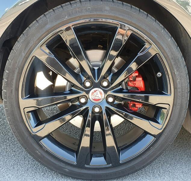 2014 Jaguar XF image 42