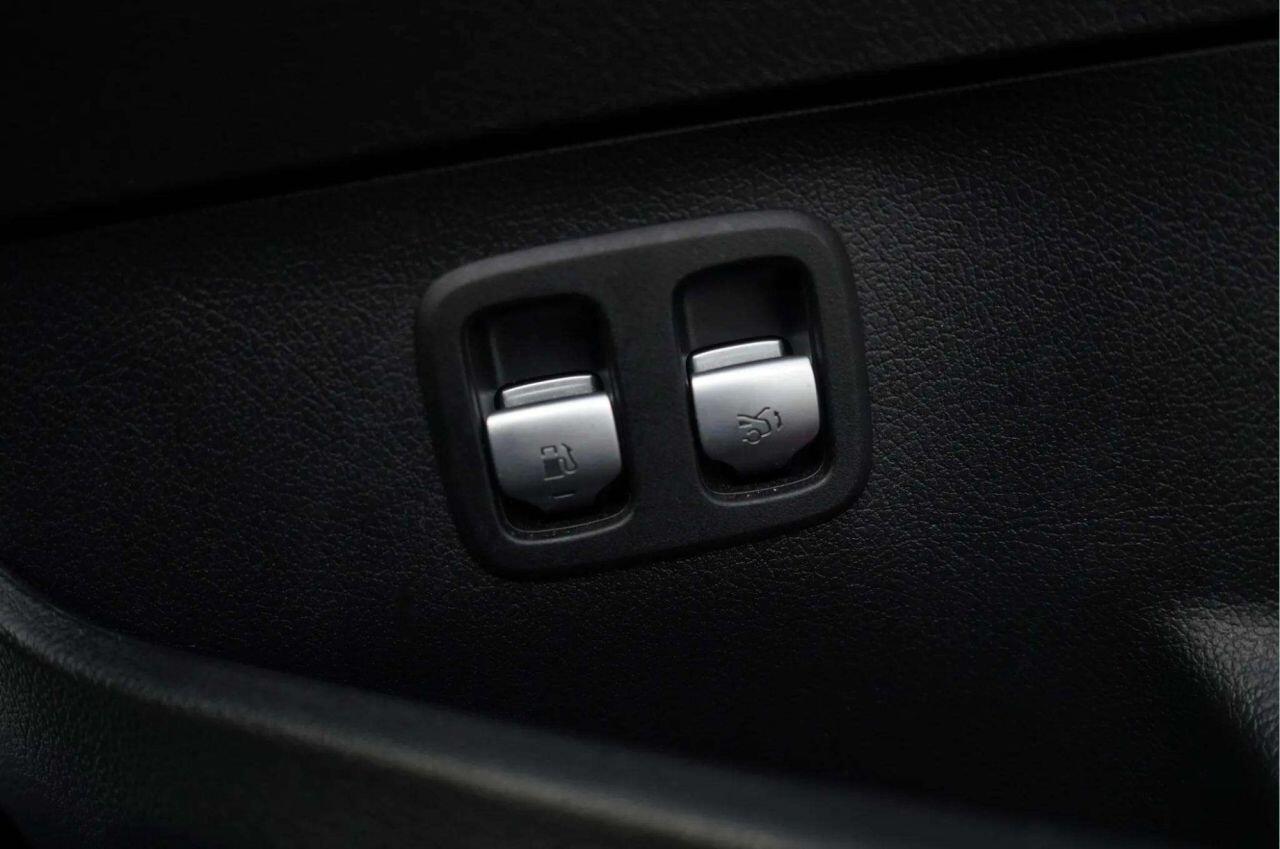 Mercedes-Benz C-Class view 54
