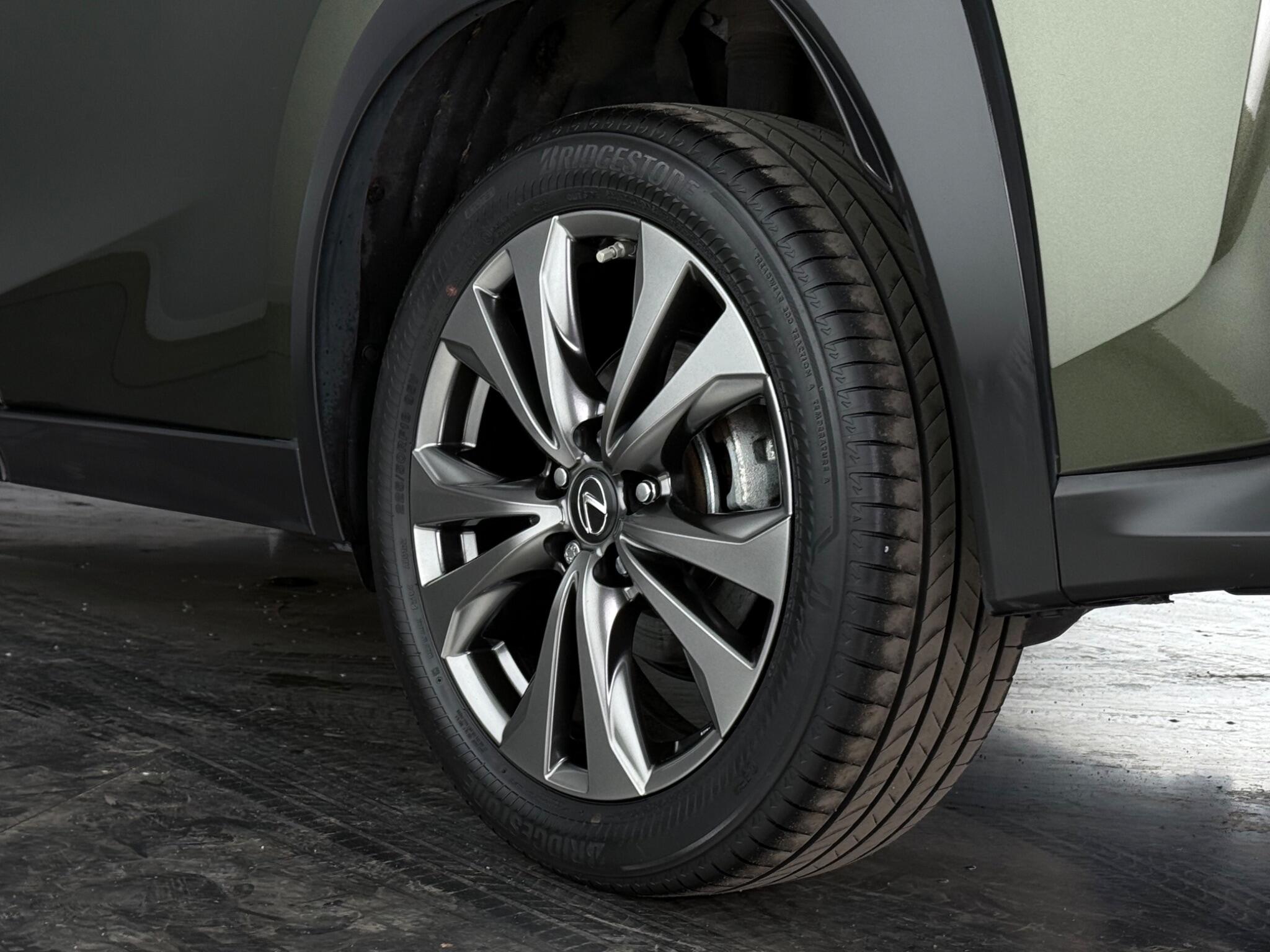 Lexus Ux view 8