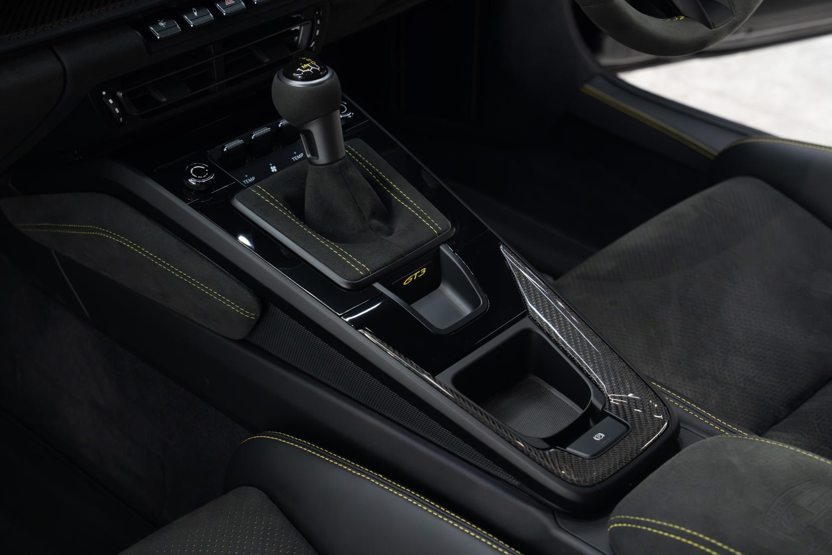 Porsche 911 view 5