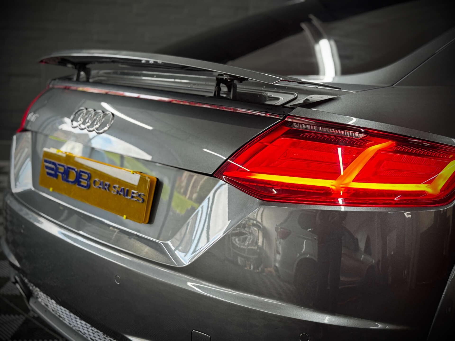 Audi TT view 31