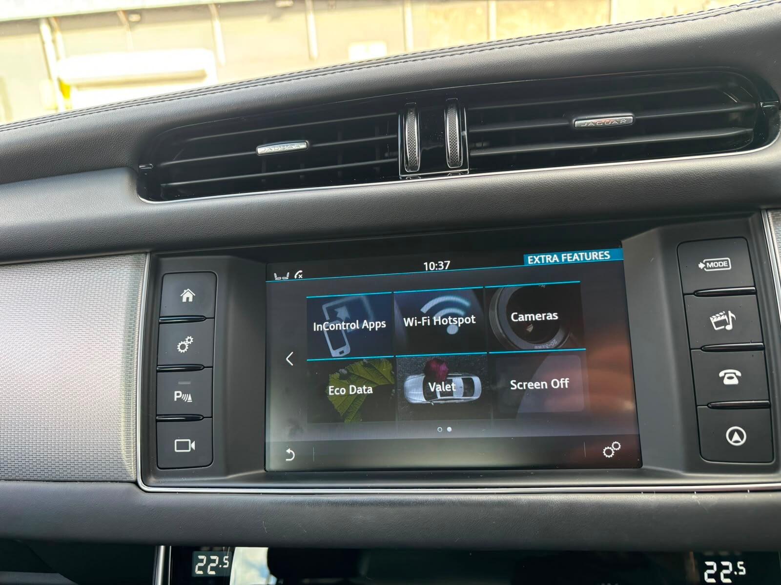 Jaguar XF view 11