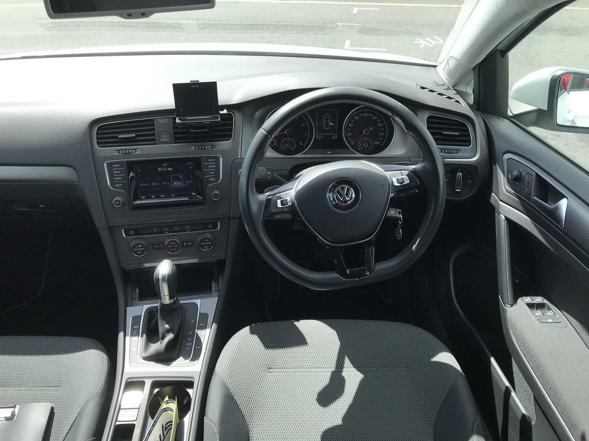 Volkswagen Golf view 13
