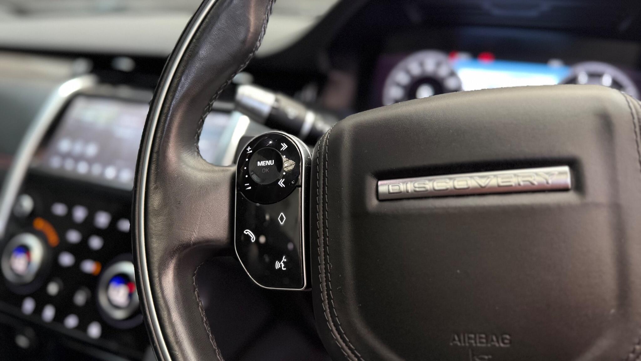 Land Rover Discovery Sport view 29