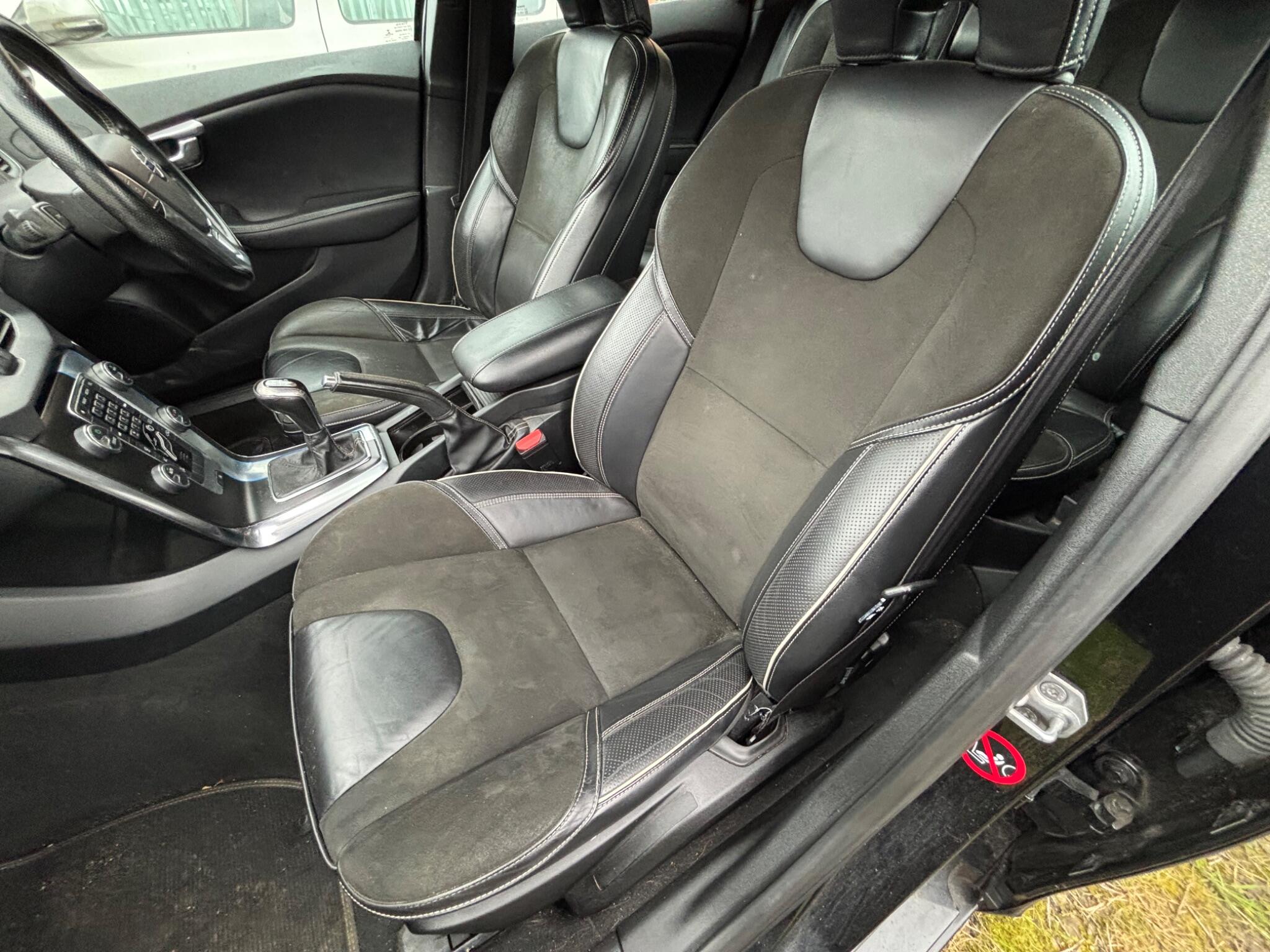 Volvo V40 view 21