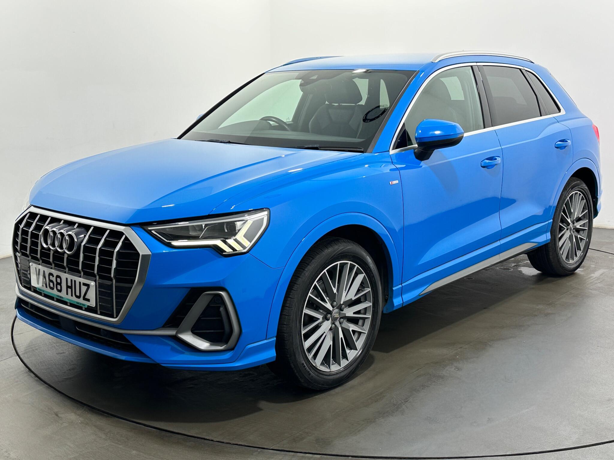Audi Q3 view 54