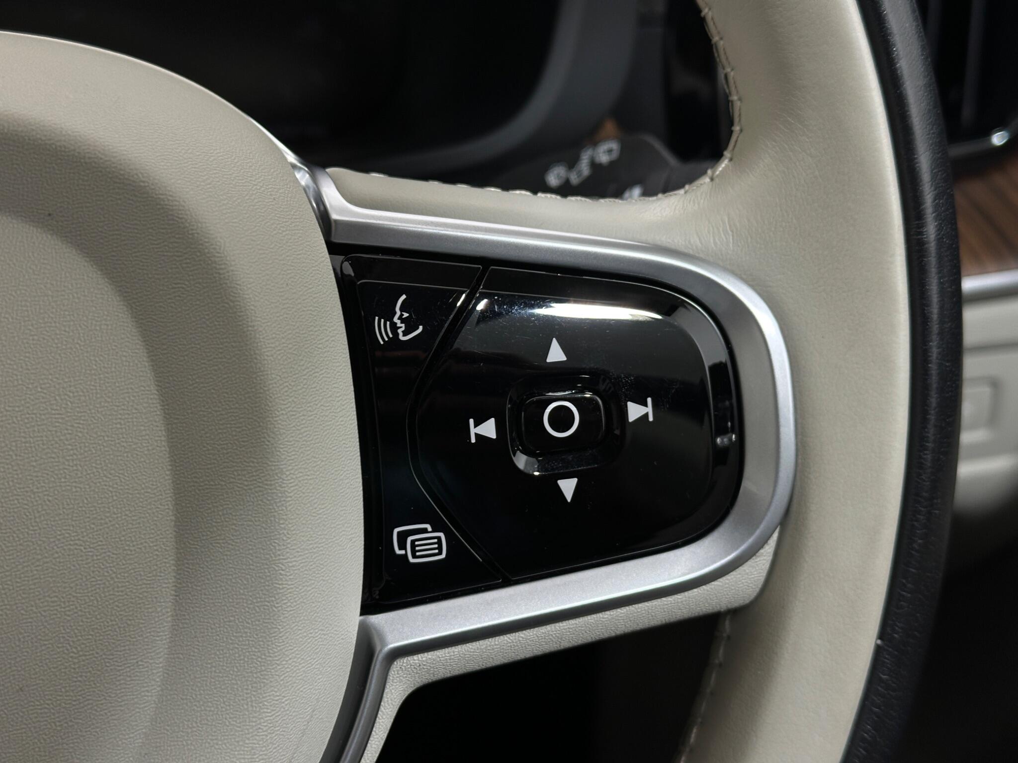 Volvo XC60 view 16