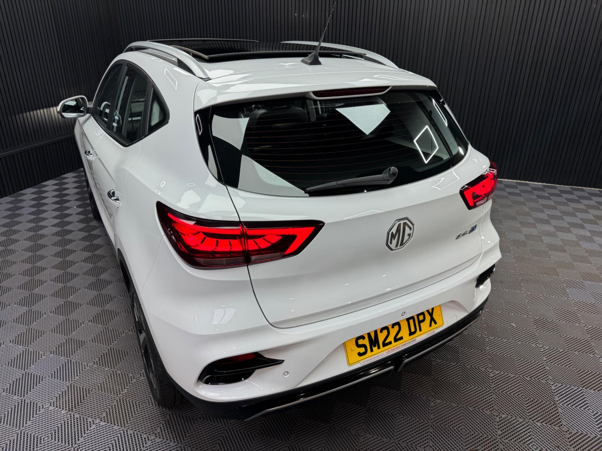 MG ZS view 29