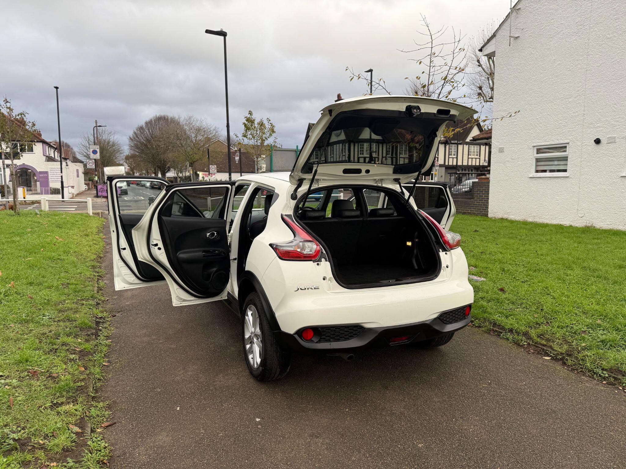 2017 Nissan Juke image 29