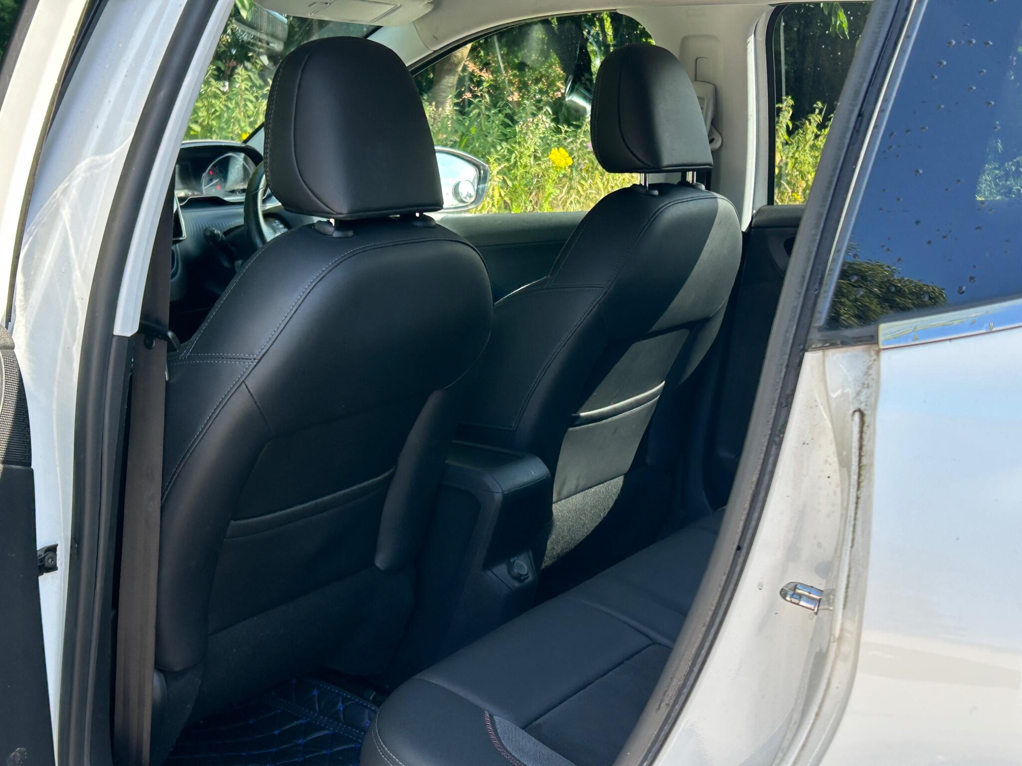 Peugeot 2008 view 19